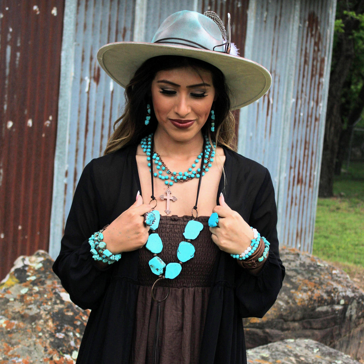 Blue Turquoise Beaded Collar Necklace w/ Cross Pendant 260y